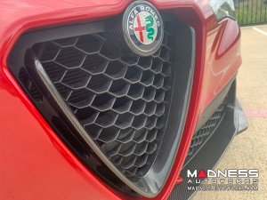 Alfa Romeo Stelvio Complete Exterior Styling Kit - Roof Spoiler + V Shield Grill Frame + Emblem Frame Kit - Carbon Fiber - Feroce Carbon